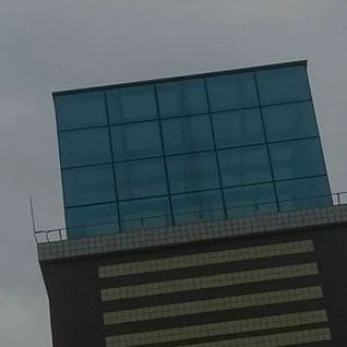 গ্লাস কার্টেন ওয়াল