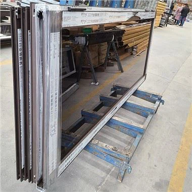 অ্যালুমিনিয়াম গ্লাসড দরজা