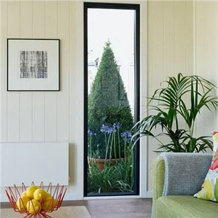 লম্বা পাতলা উইন্ডোজ